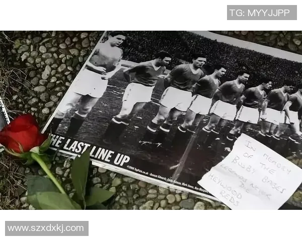 足球球星定制杯子展现个人风格与运动魅力，成为粉丝收藏新宠