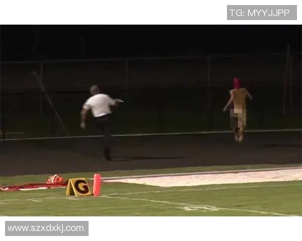 黑面具下的锋芒足球星：揭开神秘面具背后的冠军之路与荣耀时刻